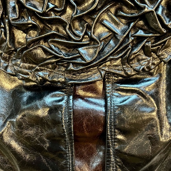 Willi Nilli by Susanne Williams Black Ruffled Women's Shoulder Bag - Picture 3 of 6